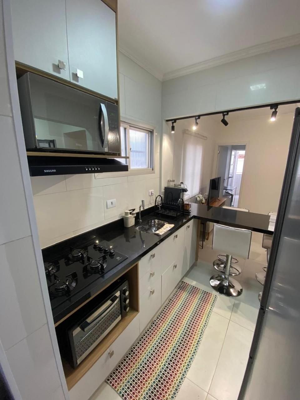 Canto Forte- Suite C/Varanda - Ate 5 Hospedes- Garagem - Wi Fi E 200 Metros Da Praia, 50 Metros Da Av Gastronomica Da Pg Прая Гранде Екстериор снимка
