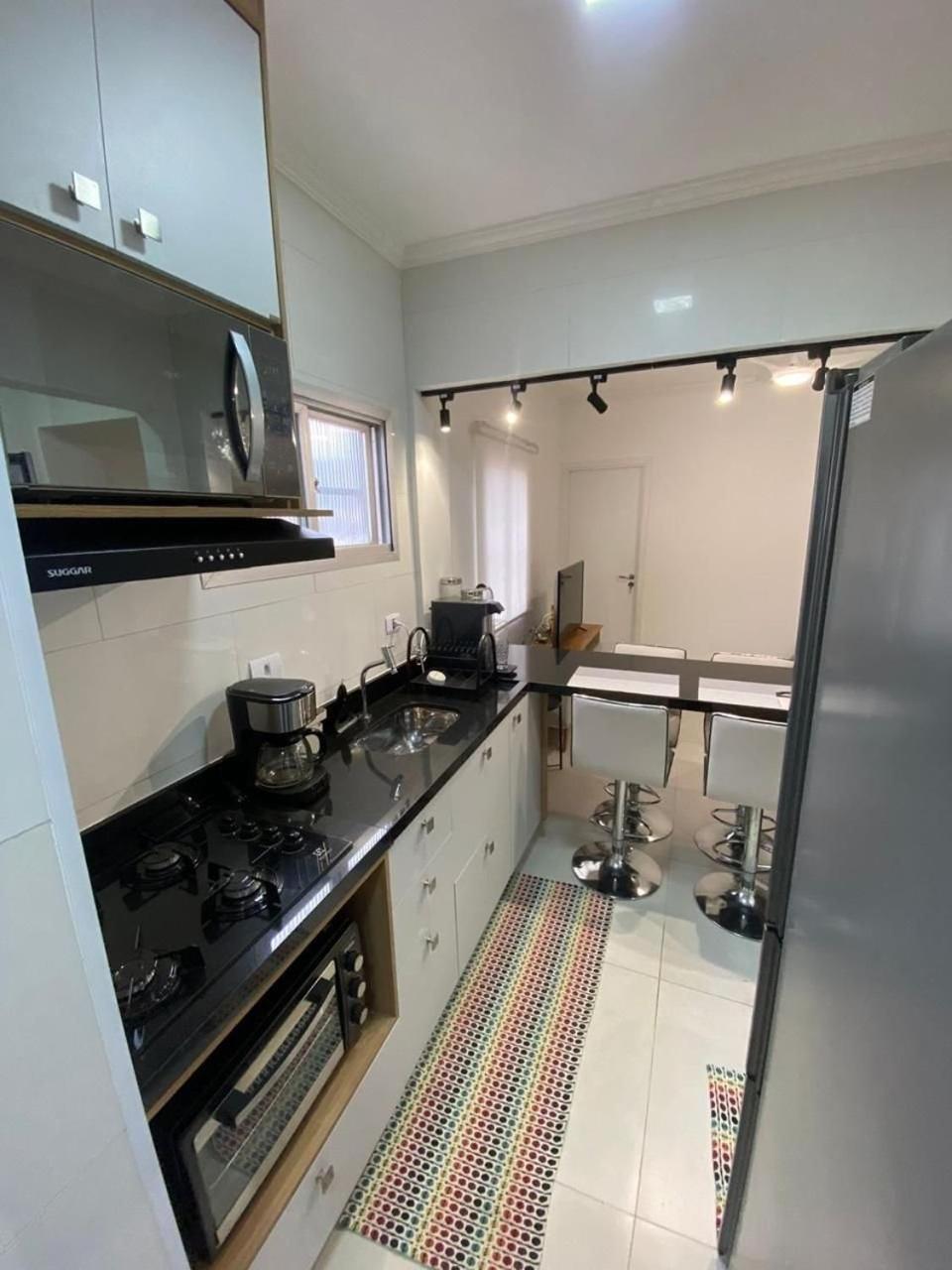 Canto Forte- Suite C/Varanda - Ate 5 Hospedes- Garagem - Wi Fi E 200 Metros Da Praia, 50 Metros Da Av Gastronomica Da Pg Прая Гранде Екстериор снимка