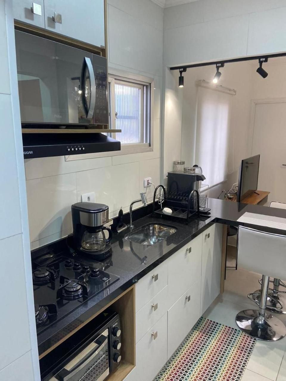 Canto Forte- Suite C/Varanda - Ate 5 Hospedes- Garagem - Wi Fi E 200 Metros Da Praia, 50 Metros Da Av Gastronomica Da Pg Прая Гранде Екстериор снимка