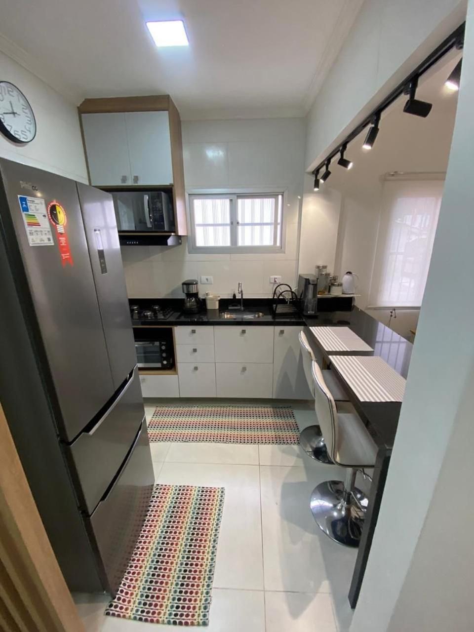 Canto Forte- Suite C/Varanda - Ate 5 Hospedes- Garagem - Wi Fi E 200 Metros Da Praia, 50 Metros Da Av Gastronomica Da Pg Прая Гранде Екстериор снимка