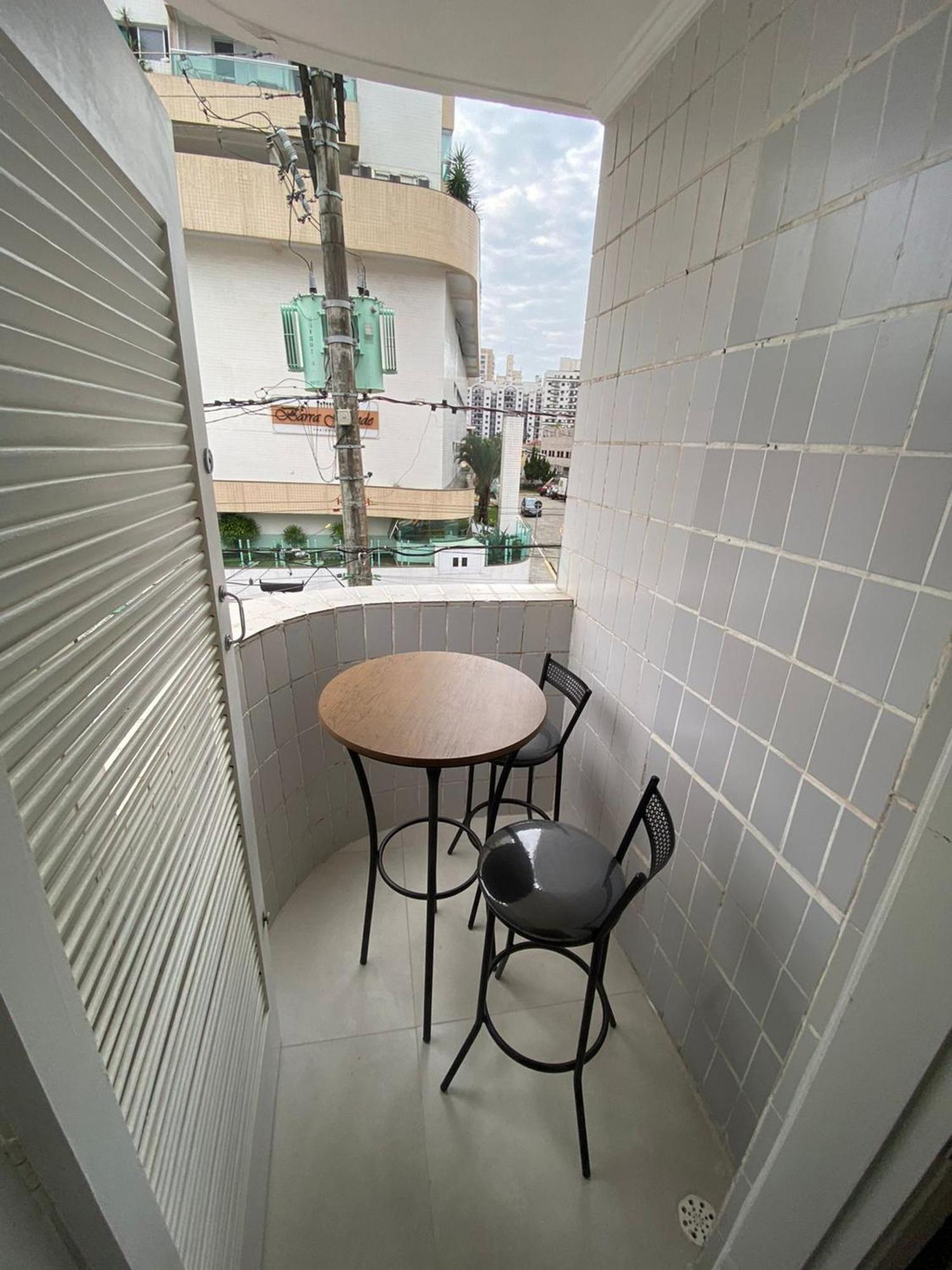 Canto Forte- Suite C/Varanda - Ate 5 Hospedes- Garagem - Wi Fi E 200 Metros Da Praia, 50 Metros Da Av Gastronomica Da Pg Прая Гранде Екстериор снимка