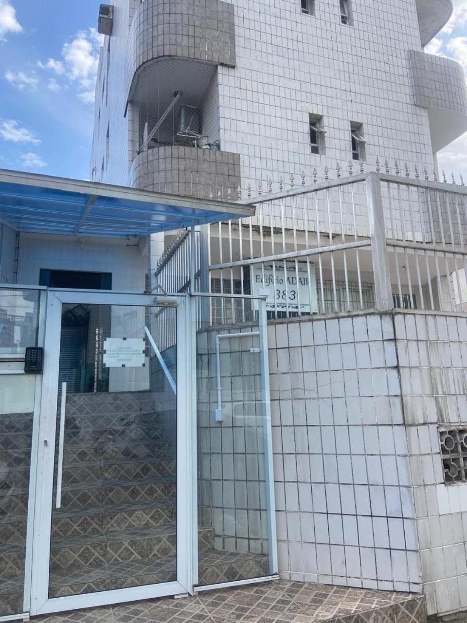 Canto Forte- Suite C/Varanda - Ate 5 Hospedes- Garagem - Wi Fi E 200 Metros Da Praia, 50 Metros Da Av Gastronomica Da Pg Прая Гранде Екстериор снимка